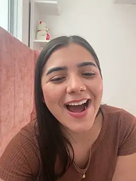 Webcam Model (salomecute21)  is live.Free join now!
