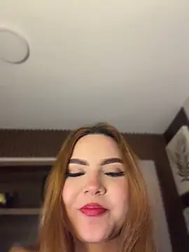 Webcam Model (Beella1_)  is live.Free join now!