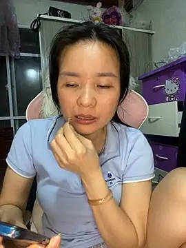 ivy_trix2 - Ivy_Trix2's free webcam - UK Sex Cams