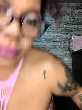 Webcam Model (ExclusiveLeexx)  is live.Free join now!