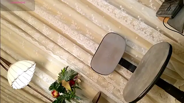 PrettyStranger webcam
