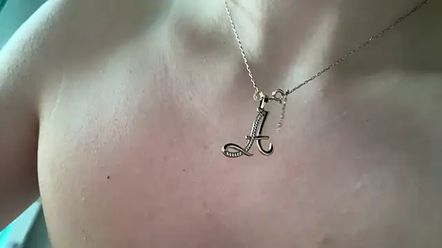 victoria_jess (Ask my age) - jump and make my boobs shake