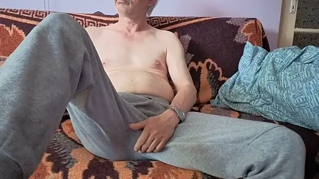 cumloverboyxx69 - Cumloverboyxx69's free webcam - UK Sex Cams