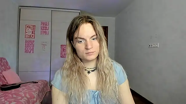 milliKira006 webcam