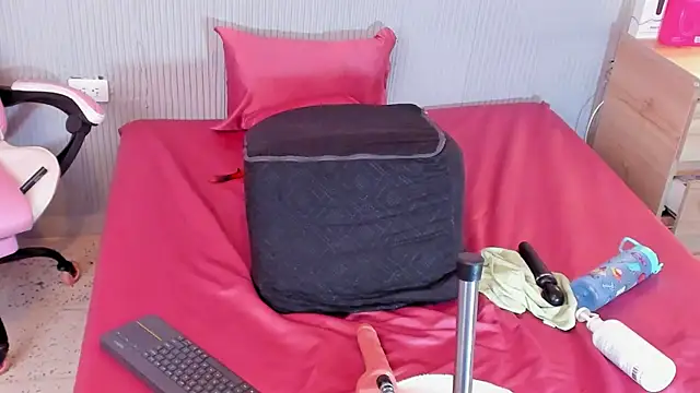 laraebony_ (F teen) - spank my ass for 6🥵🍑
