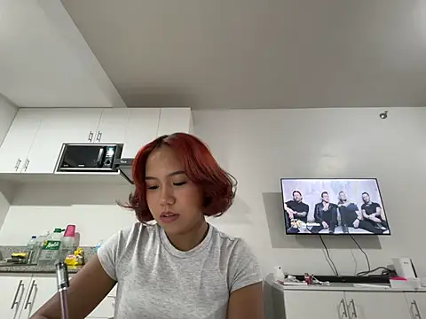 misscutee (F young) - get naked and spread ass