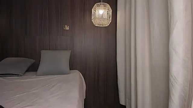 ana_beckett (F young) - wet pussy play close