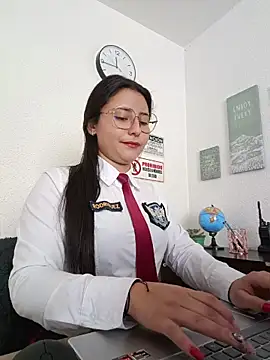 Webcam Model (Queen_linda1)  is live.Free join now!