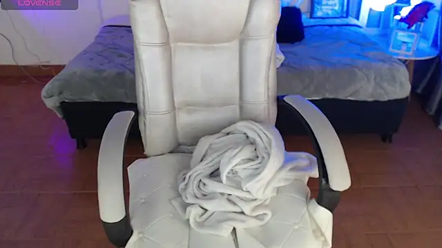 tiana_27 - Tiana_27's free webcam - UK Sex Cams