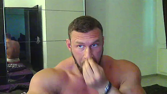 muscularkevin live sex cam