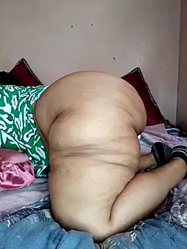 Webcam Model (iamSunflower900)  is live.Free join now!