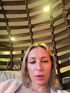 vikabunny1 (Ask my age) - Take off penties tease pussy🔥Public