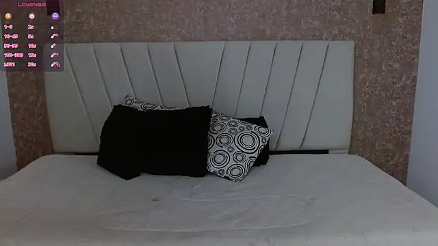 AliceSmity__ webcam