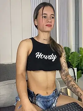 Webcam Model (JuliaColemann)  is live.Free join now!