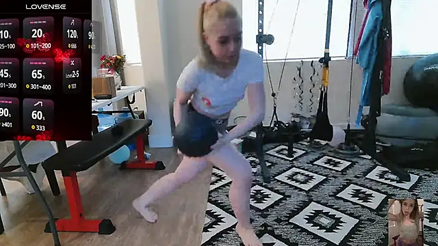 Blondiewithanass