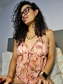 Webcam Model (VelvetCurls)  is live.Free join now!