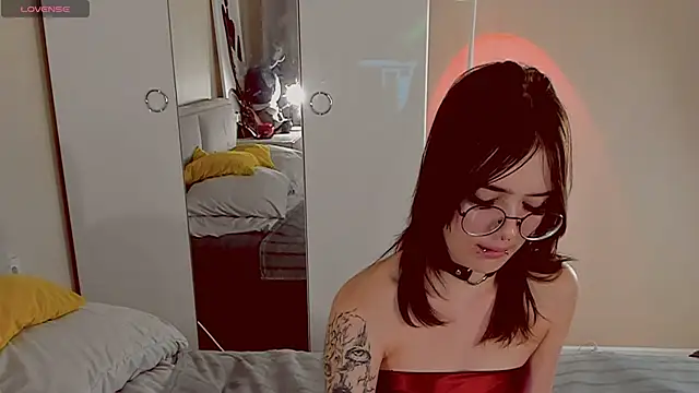 Marika_Degas webcam