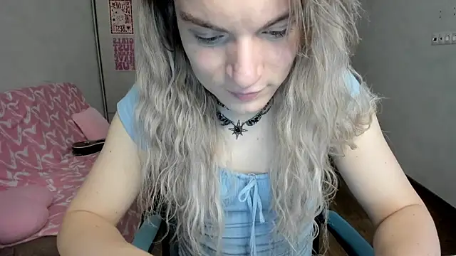 milliKira006 webcam