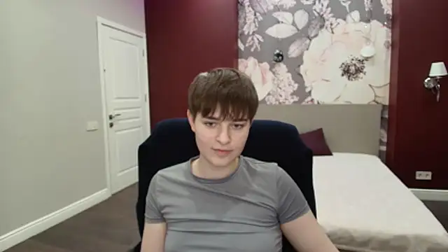 emiliayours - EmiliaYours's free webcam - UK Sex Cams
