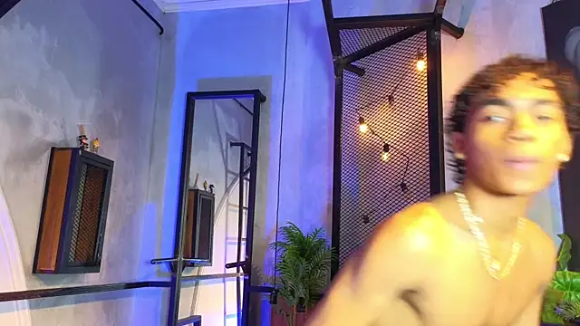 AlanCutee webcam