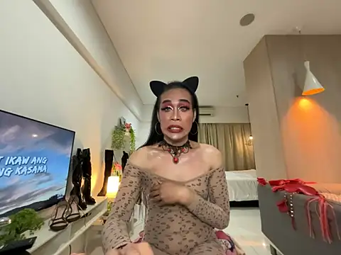 ladyashley_domina28 - LadyAshley_Domina28's free webcam - UK Sex Cams
