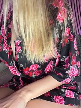 kikivega - KikiVega's free webcam - UK Sex Cams