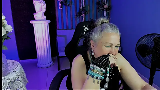 lilamaharani - LilaMaharani's free webcam - UK Sex Cams