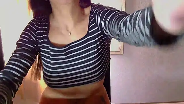 petitebelu (F young) - finger in ass