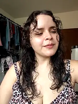 Webcam Model (SeleneLuminari8)  is live.Free join now!