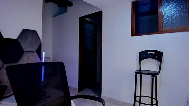 mikaelastone (F young) - 🔥 Tonight gets more interesting