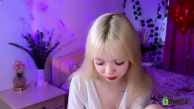 rochelle_kitty - Rochelle_kitty's free webcam