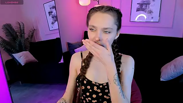 ChloeSunny webcam