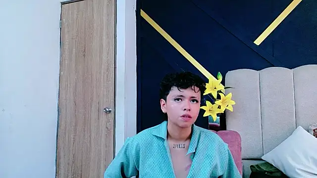 NikiEvanz webcam