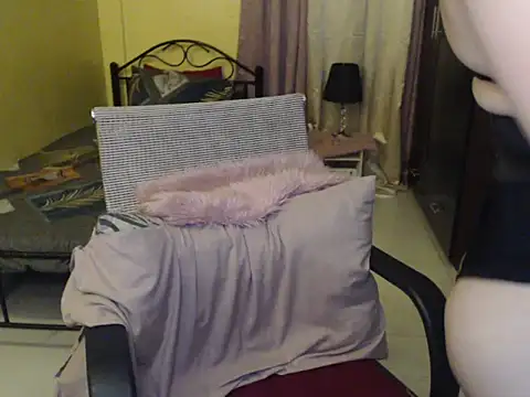 MissFoxylady webcam