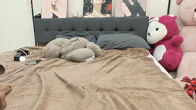 dolly_ll (F young) - Finger Pussy