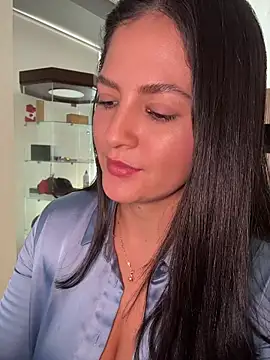 carolina_novoa (F milf) - Massages on my Tits with cream