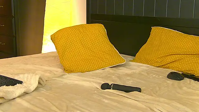 SlimTemptation webcam