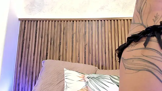 daiana_curly webcam