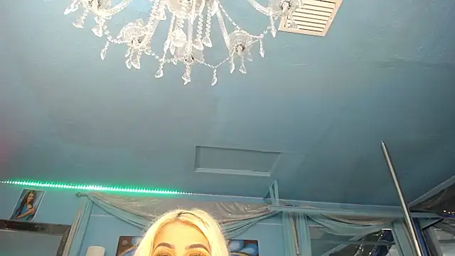 ADRIANNA_FOX