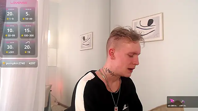AlexxSweet live sex cam