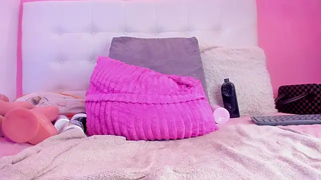 Willow_Wright webcam