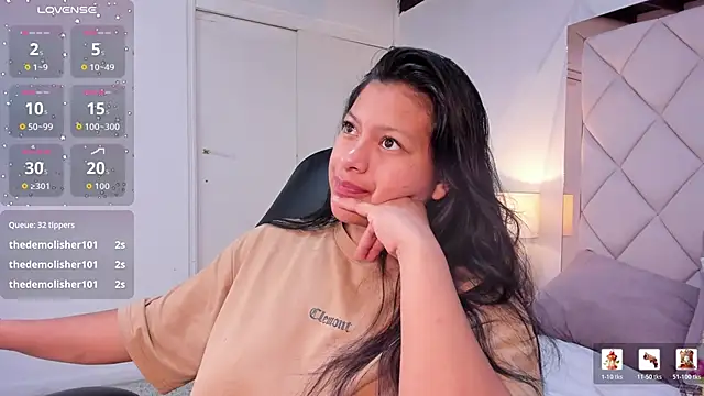 pirlywild (F young) - show and bounce boobs x 5