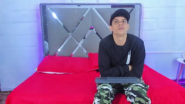 ricardobbc19cm - Ricardobbc19cm's free webcam - UK Sex Cams