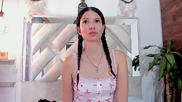 sofy_bonnet1 - Sofy_bonnet1's free webcam - UK Sex Cams