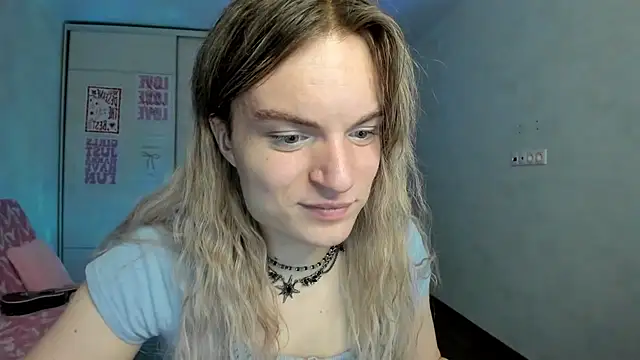 milliKira006 webcam