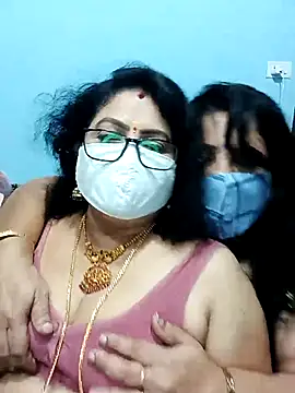 Kannadasexywifes Live Webcam on Stripchat