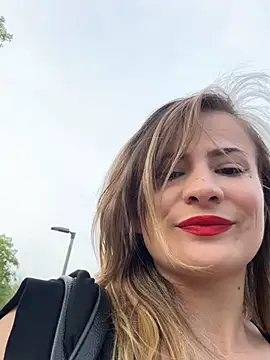 IsabellaEtha live sex cam
