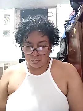 Webcam Model (Pupi-Lanegra)  is live.Free join now!