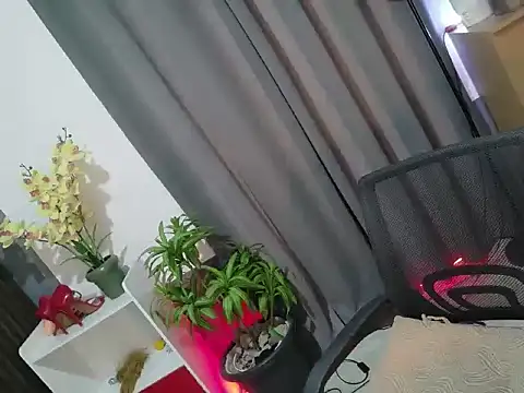 nikki_karishma - Nikki_Karishma's free webcam - UK Sex Cams