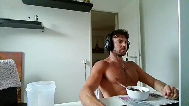 alpha-hunk - Alpha-hunk's free webcam - UK Sex Cams